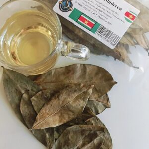 Zongedroogde zuurzakbladeren